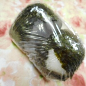 韓国海苔でプチおにぎり☆キムチ&うずらの卵入り